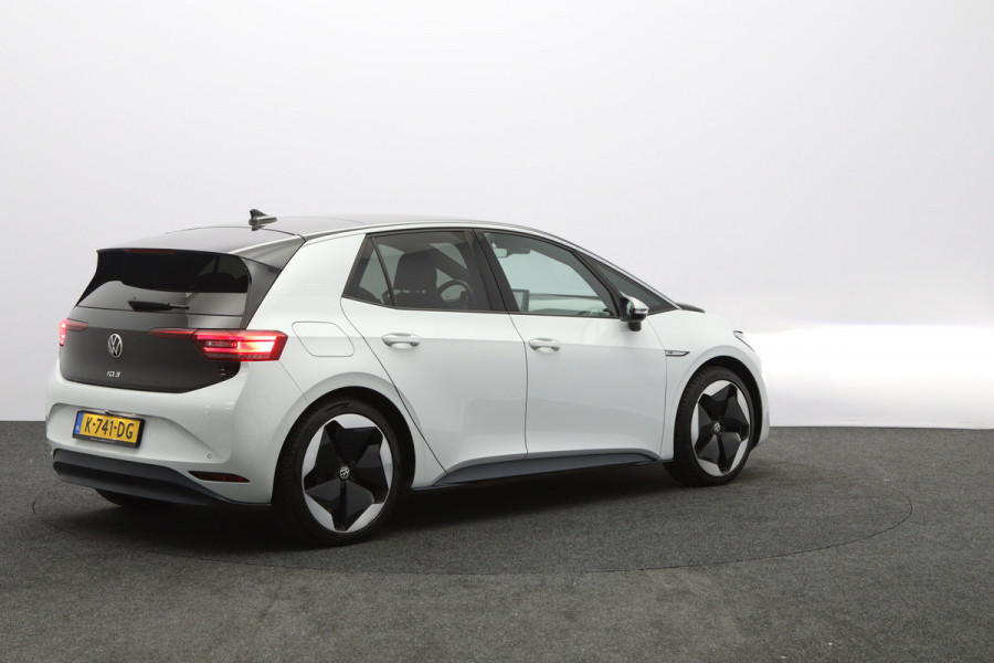 Volkswagen ID.3 First Max 58 kWh 204 PK, SOH 92 %, Matrix-LED, Panoramadak, adap. Cruise Control, Winterpakket, Head-UpMassage