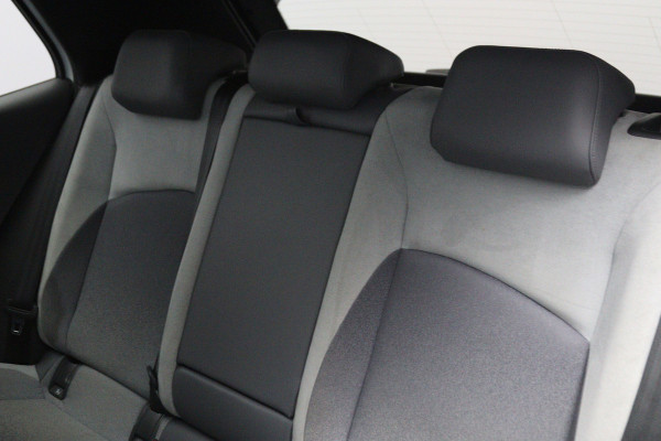 Volkswagen ID.3 First Max 58 kWh 204 PK, SOH 92 %, Matrix-LED, Panoramadak, adap. Cruise Control, Winterpakket, Head-UpMassage
