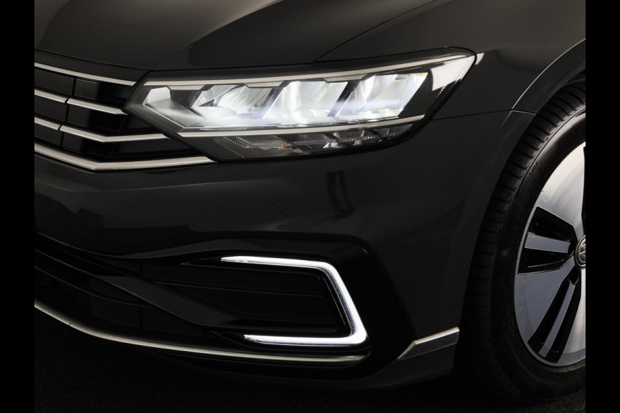 Volkswagen Passat Variant 1.4 TSI PHEV GTE Business 218 pk Automaat (DSG) | Navigatie |Parkeersensoren (Park assist) | Achteruitrijcamera | Matrix LED koplampen |Travel Assist | Stoelverwarming |