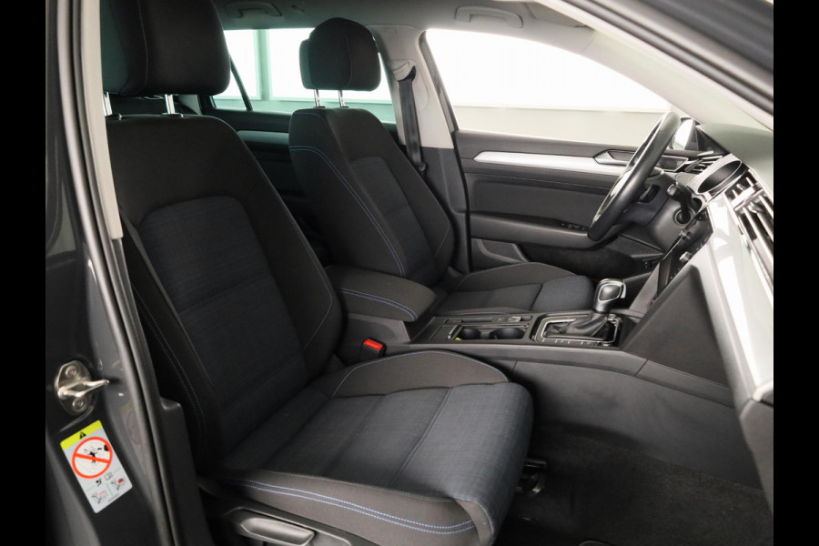 Volkswagen Passat Variant 1.4 TSI PHEV GTE Business 218 pk Automaat (DSG) | Navigatie |Parkeersensoren (Park assist) | Achteruitrijcamera | Matrix LED koplampen |Travel Assist | Stoelverwarming |