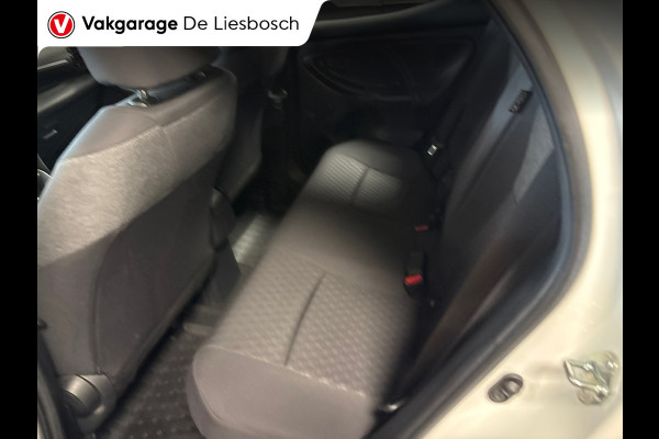 Toyota Yaris 1.5 Hybrid 115 Comfort/navi/camera/cruisec/lane assist/boeken