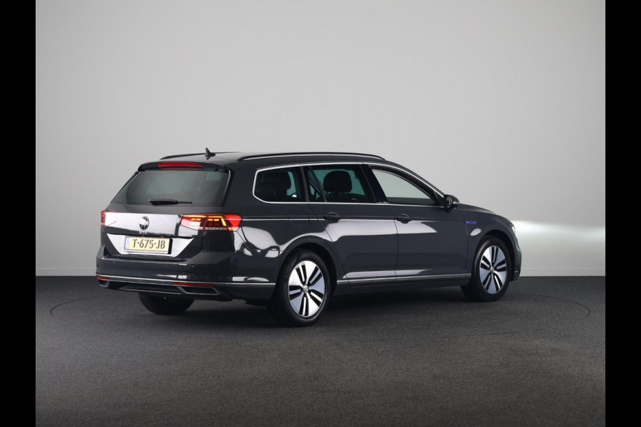Volkswagen Passat Variant 1.4 TSI PHEV GTE Business 218 pk Automaat (DSG) | Navigatie |Parkeersensoren (Park assist) | Achteruitrijcamera | Matrix LED koplampen |Travel Assist | Stoelverwarming |