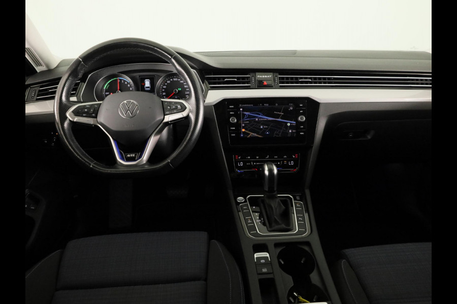 Volkswagen Passat Variant 1.4 TSI PHEV GTE Business 218 pk Automaat (DSG) | Navigatie |Parkeersensoren (Park assist) | Achteruitrijcamera | Matrix LED koplampen |Travel Assist | Stoelverwarming |