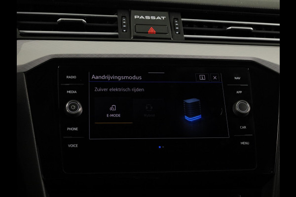Volkswagen Passat Variant 1.4 TSI PHEV GTE Business 218 pk Automaat (DSG) | Navigatie |Parkeersensoren (Park assist) | Achteruitrijcamera | Matrix LED koplampen |Travel Assist | Stoelverwarming |