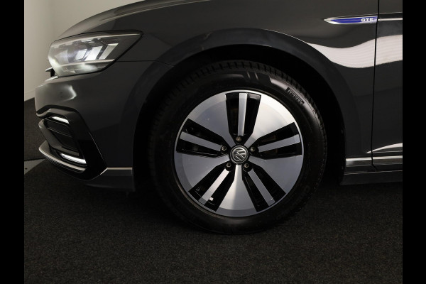 Volkswagen Passat Variant 1.4 TSI PHEV GTE Business 218 pk Automaat (DSG) | Navigatie |Parkeersensoren (Park assist) | Achteruitrijcamera | Matrix LED koplampen |Travel Assist | Stoelverwarming |