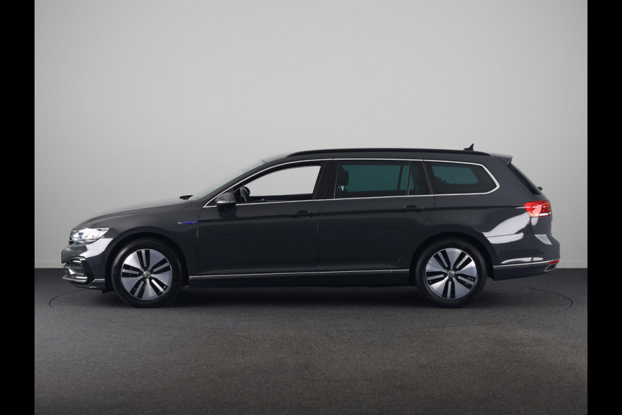 Volkswagen Passat Variant 1.4 TSI PHEV GTE Business 218 pk Automaat (DSG) | Navigatie |Parkeersensoren (Park assist) | Achteruitrijcamera | Matrix LED koplampen |Travel Assist | Stoelverwarming |