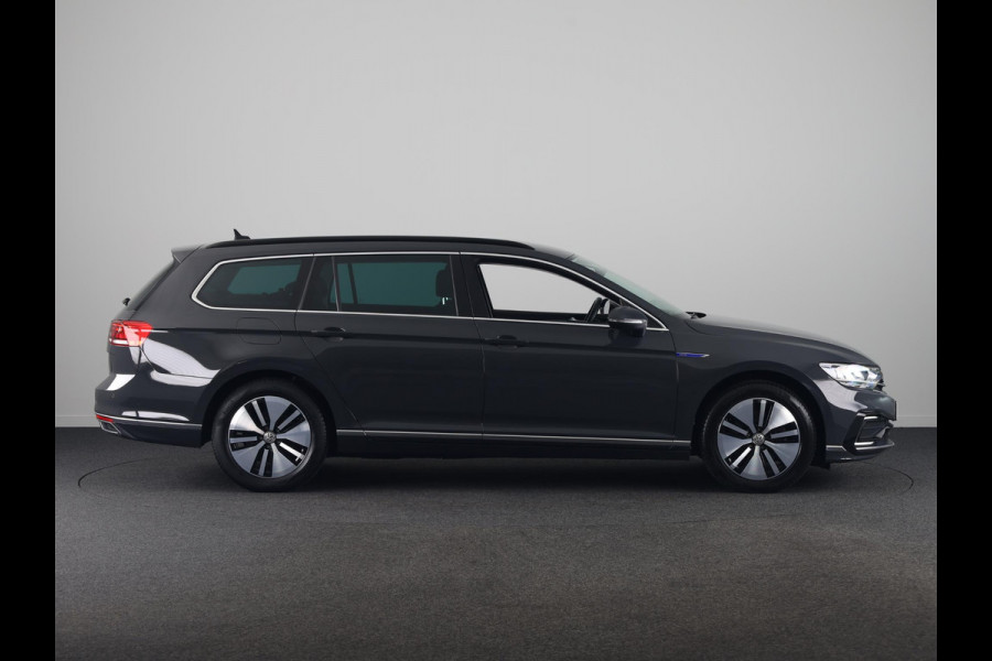 Volkswagen Passat Variant 1.4 TSI PHEV GTE Business 218 pk Automaat (DSG) | Navigatie |Parkeersensoren (Park assist) | Achteruitrijcamera | Matrix LED koplampen |Travel Assist | Stoelverwarming |