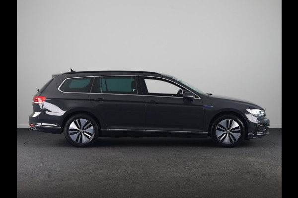 Volkswagen Passat Variant 1.4 TSI PHEV GTE Business 218 pk Automaat (DSG) | Navigatie |Parkeersensoren (Park assist) | Achteruitrijcamera | Matrix LED koplampen |Travel Assist | Stoelverwarming |