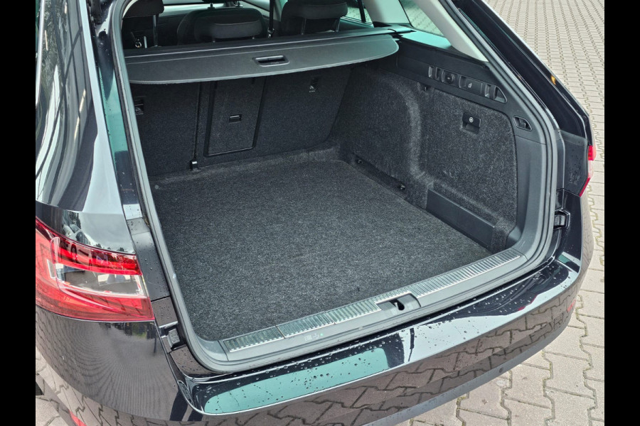 Škoda Superb Combi 1.5 TSI ACT Style Business | Navi | Camera | Wegkl. Trekhaak | Stoelverwarming |