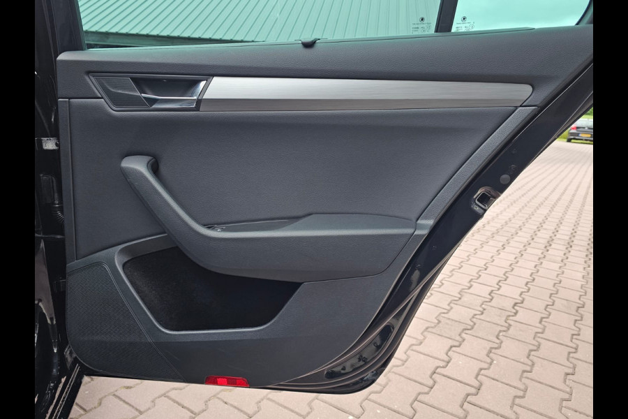 Škoda Superb Combi 1.5 TSI ACT Style Business | Navi | Camera | Wegkl. Trekhaak | Stoelverwarming |