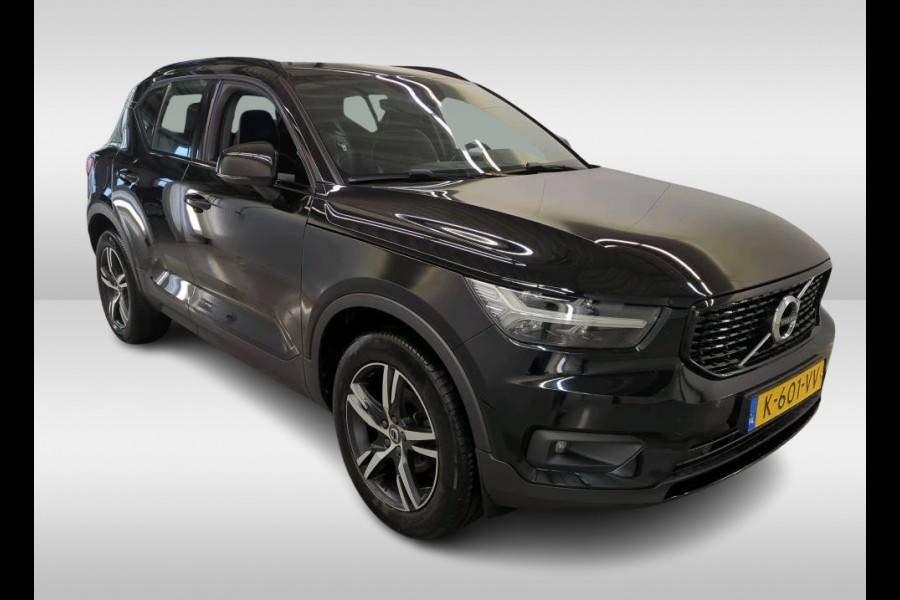 Volvo XC40 1.5 T2 130PK R-Design / Trekhaak / 1/2 Leder / Airco-ecc./ Navigatie / Stoelverwarming / Pdc./