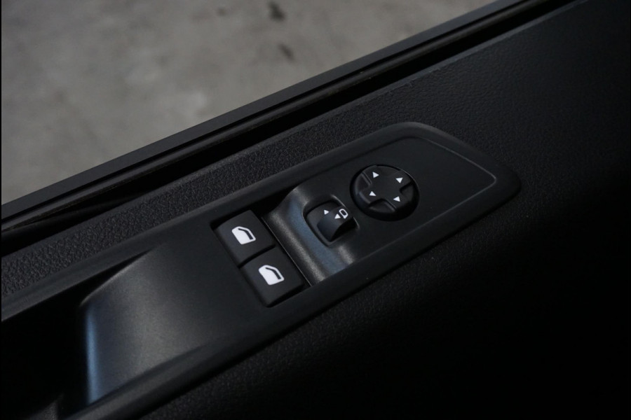 Peugeot Expert 2.0 BlueHDI 145PK L3 Automaat Automaat Airco Cruise Control Navigatie Apple Carplay/ Android Auto Trekhaak Parkeersensor achter