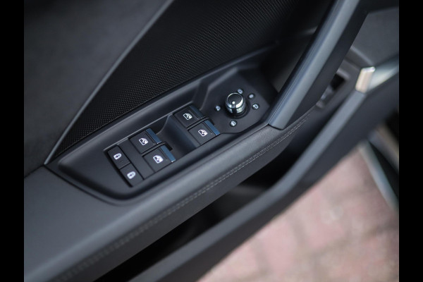 Audi RS 3 Limousine 2.5 TFSI A3 quattro | Keramisch | Carbon | Keyless | B&O | Pano