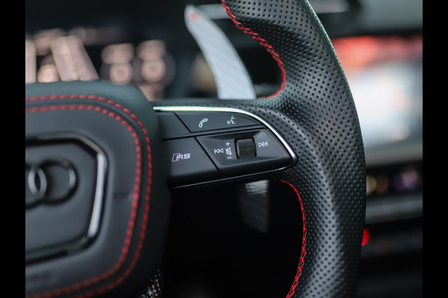 Audi RS 3 Limousine 2.5 TFSI A3 quattro | Keramisch | Carbon | Keyless | B&O | Pano