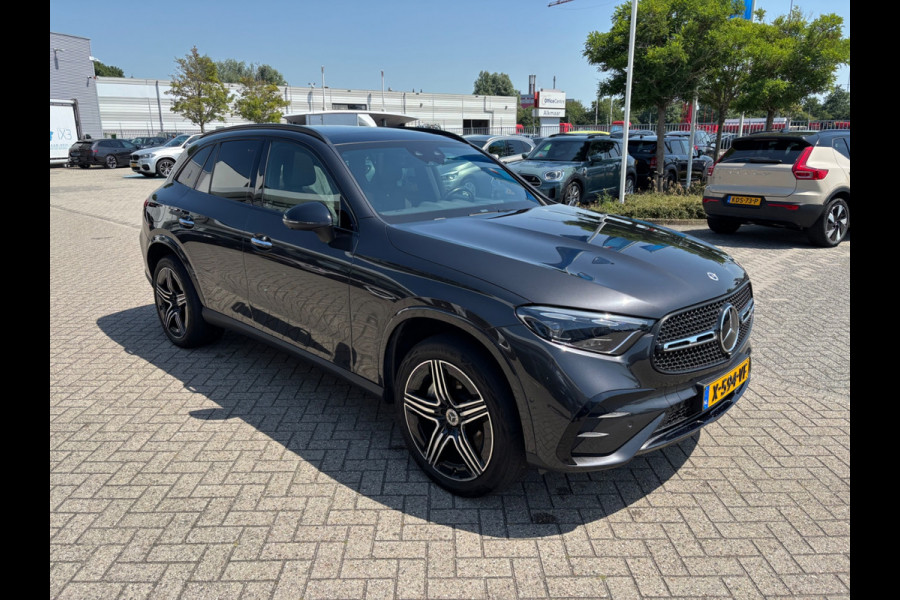 Mercedes-Benz GLC 300e AMG // Panorama dak // Trekhaak // Burmester // Headup // Memory Stoelen // Distronic // 360 Camera