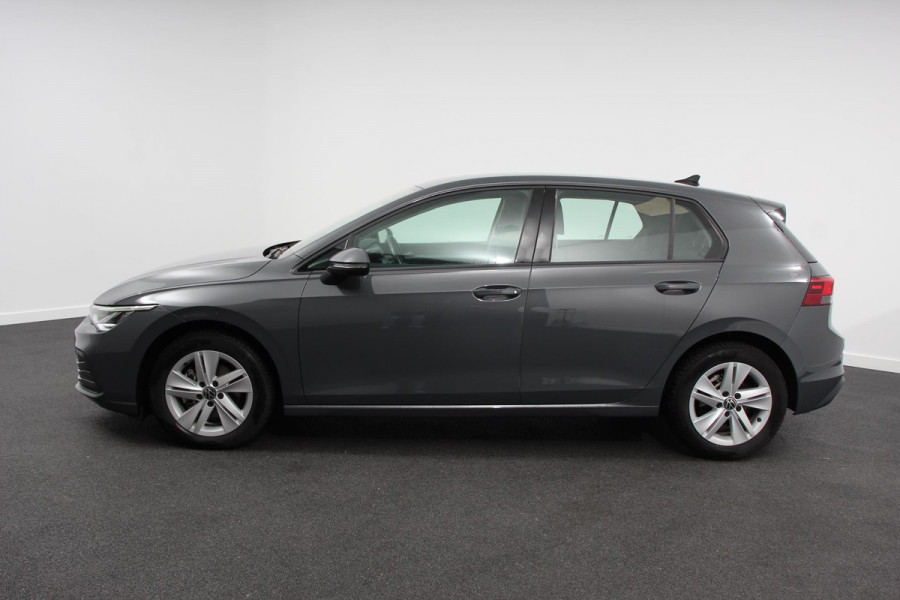 Volkswagen Golf 1.0 eTSI 110pk Automaat Life Climate control LED Lane Assist App Connect Cruise Control Climatronic Lichtmetalen Velgen Velgen Winterpakket