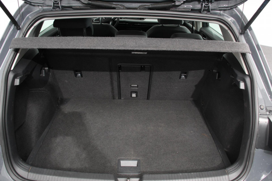 Volkswagen Golf 1.0 eTSI 110pk Automaat Life Climate control LED Lane Assist App Connect Cruise Control Climatronic Lichtmetalen Velgen Velgen Winterpakket