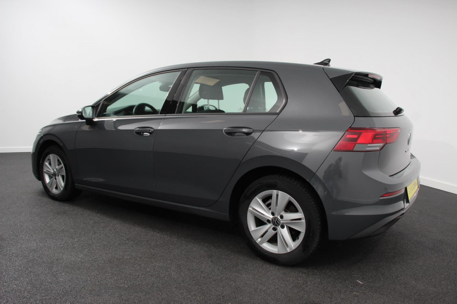 Volkswagen Golf 1.0 eTSI 110pk Automaat Life Climate control LED Lane Assist App Connect Cruise Control Climatronic Lichtmetalen Velgen Velgen Winterpakket