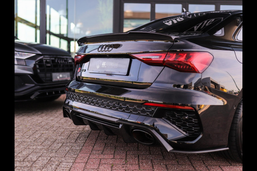 Audi RS 3 Limousine 2.5 TFSI A3 quattro | Keramisch | Carbon | Keyless | B&O | Pano