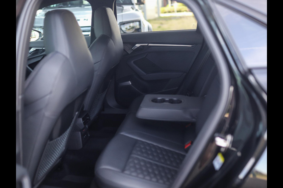 Audi RS 3 Limousine 2.5 TFSI A3 quattro | Keramisch | Carbon | Keyless | B&O | Pano