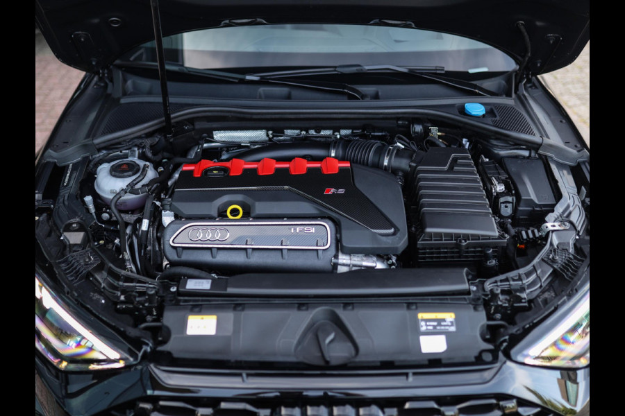 Audi RS 3 Limousine 2.5 TFSI A3 quattro | Keramisch | Carbon | Keyless | B&O | Pano