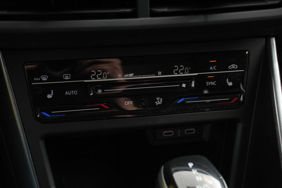 Volkswagen Polo 1.0 TSI Style Automaat Navigatie Apple Carplay/Android Auto Climate Control Led Lichtmetalen Velgen Extra getint glas