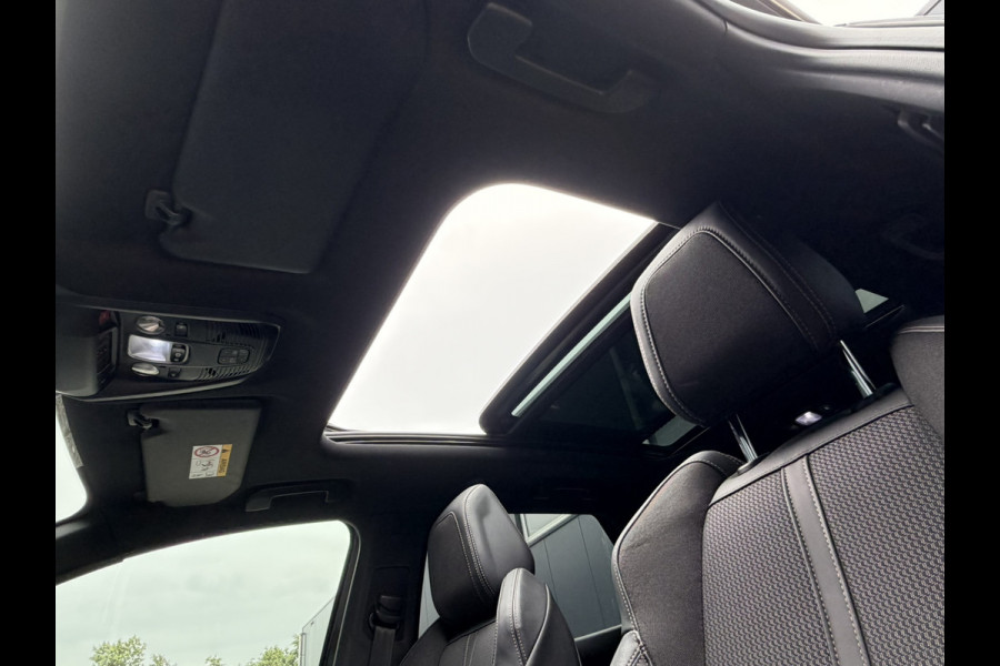 Peugeot 3008 1.6 HYbrid4 300 GT | Camera 360 | kantel schuifdak | Apple carplay/Android Auto | Stoelverwarming