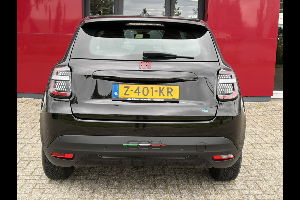 Fiat 600E RED 54 kWh | Apple/Android CarPlay | Parkeersensoren