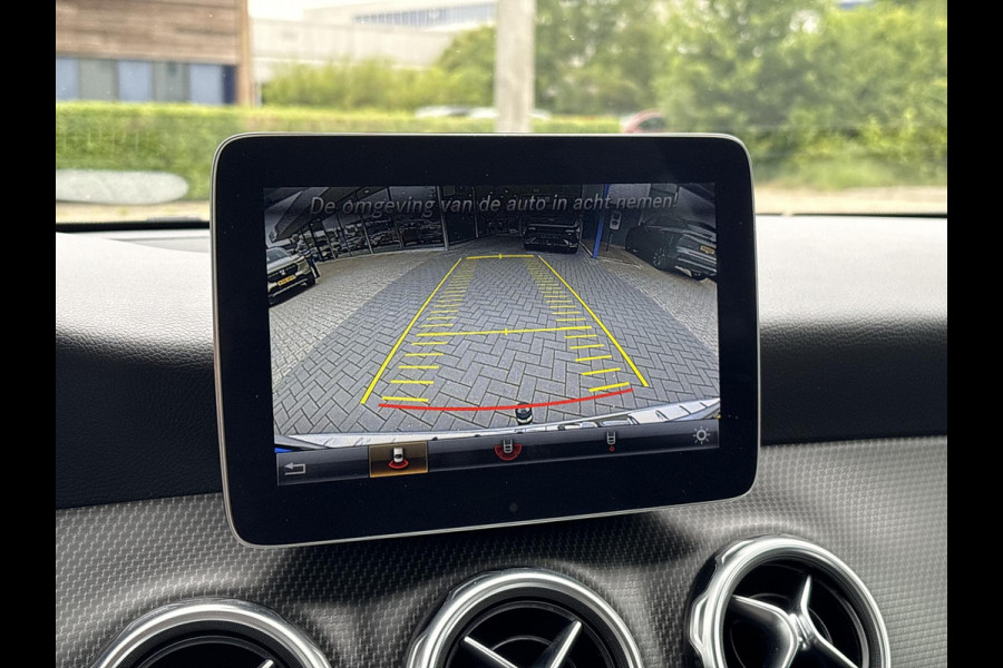 Mercedes-Benz GLA 180 Business Solution | Automaat | Trekhaak | Elek. Kofferklep | Camera | Dealer onderhouden