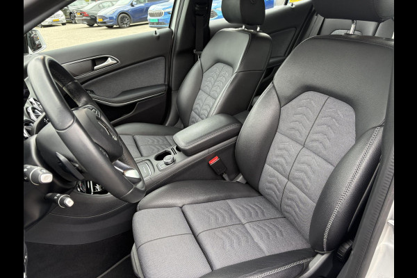Mercedes-Benz GLA 180 Business Solution | Automaat | Trekhaak | Elek. Kofferklep | Camera | Dealer onderhouden