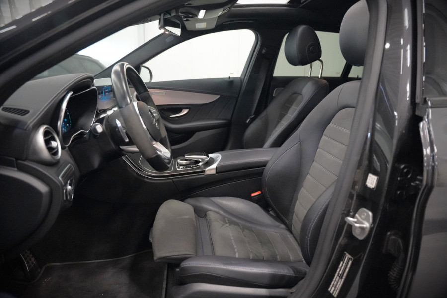 Mercedes-Benz C-Klasse Estate 300 e Business Solution AMG | Panoramadak | Stoelverwarming | 360 Camera | Dodehoekdetectie | Cruise Control | Apple Carplay | Navigatie | Trekhaak | DAB | Ambiance Verlichting | Multibeam