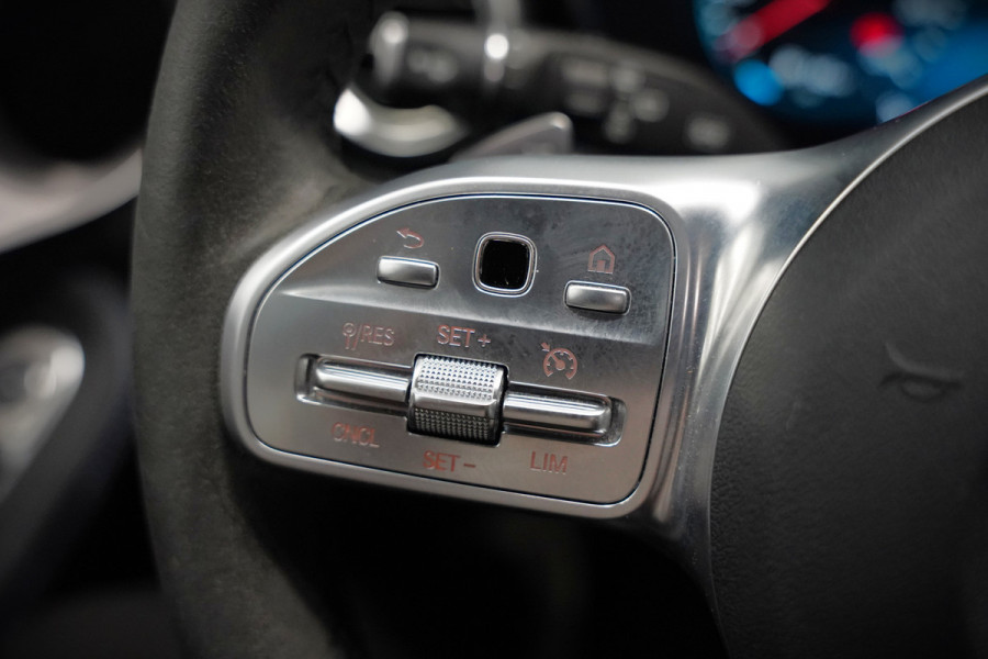 Mercedes-Benz C-Klasse Estate 300 e Business Solution AMG | Panoramadak | Stoelverwarming | 360 Camera | Dodehoekdetectie | Cruise Control | Apple Carplay | Navigatie | Trekhaak | DAB | Ambiance Verlichting | Multibeam