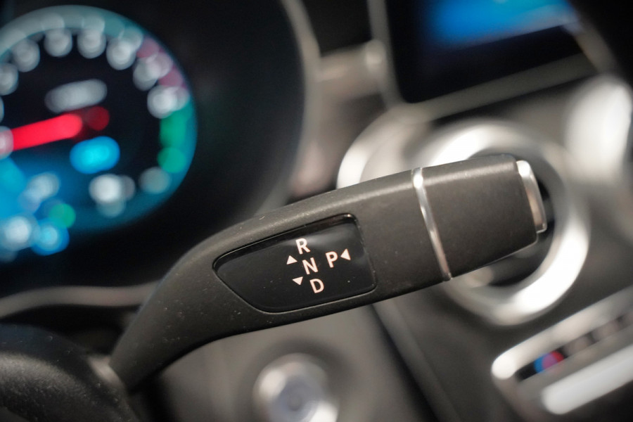 Mercedes-Benz C-Klasse Estate 300 e Business Solution AMG | Panoramadak | Stoelverwarming | 360 Camera | Dodehoekdetectie | Cruise Control | Apple Carplay | Navigatie | Trekhaak | DAB | Ambiance Verlichting | Multibeam
