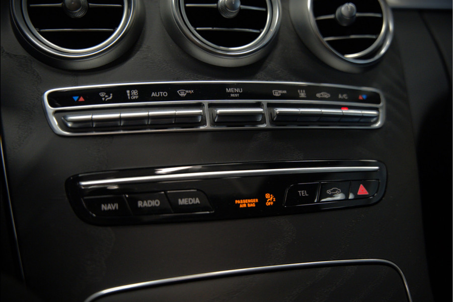 Mercedes-Benz C-Klasse Estate 300 e Business Solution AMG | Panoramadak | Stoelverwarming | 360 Camera | Dodehoekdetectie | Cruise Control | Apple Carplay | Navigatie | Trekhaak | DAB | Ambiance Verlichting | Multibeam