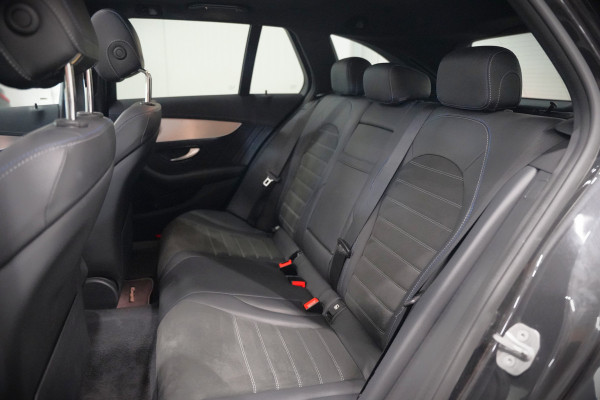 Mercedes-Benz C-Klasse Estate 300 e Business Solution AMG | Panoramadak | Stoelverwarming | 360 Camera | Dodehoekdetectie | Cruise Control | Apple Carplay | Navigatie | Trekhaak | DAB | Ambiance Verlichting | Multibeam