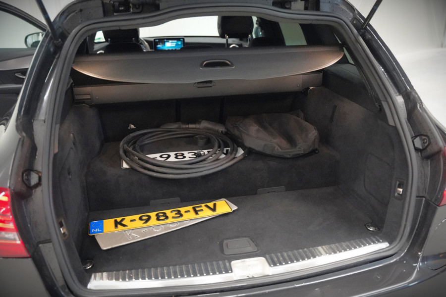 Mercedes-Benz C-Klasse Estate 300 e Business Solution AMG | Panoramadak | Stoelverwarming | 360 Camera | Dodehoekdetectie | Cruise Control | Apple Carplay | Navigatie | Trekhaak | DAB | Ambiance Verlichting | Multibeam