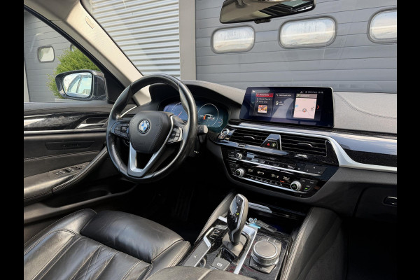 BMW 5 Serie Touring 520i Corporate Lease High Executive | Panoramadak | Camera | DAB | Elektrische Achterklep |
