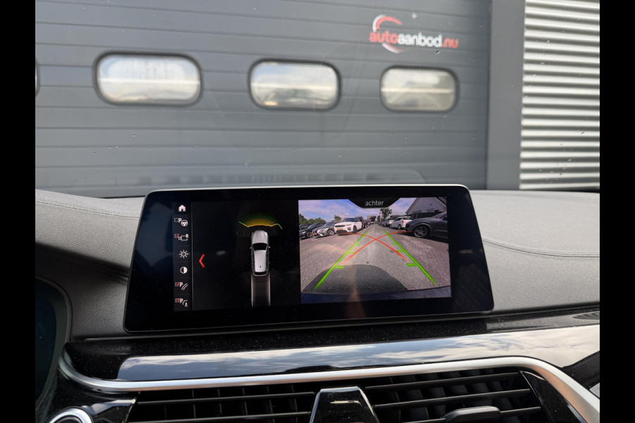 BMW 5 Serie Touring 520i Corporate Lease High Executive | Panoramadak | Camera | DAB | Elektrische Achterklep |
