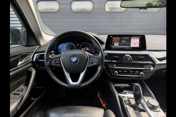 BMW 5 Serie Touring 520i Corporate Lease High Executive | Panoramadak | Camera | DAB | Elektrische Achterklep |