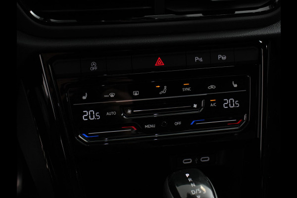 Volkswagen T-Roc 1.5 TSI DSG R-Line + Design pakket Black Automaat Panorama dak Navigatie Apple Carplay/Android Auto Climate control LED Adaptieve cruise control