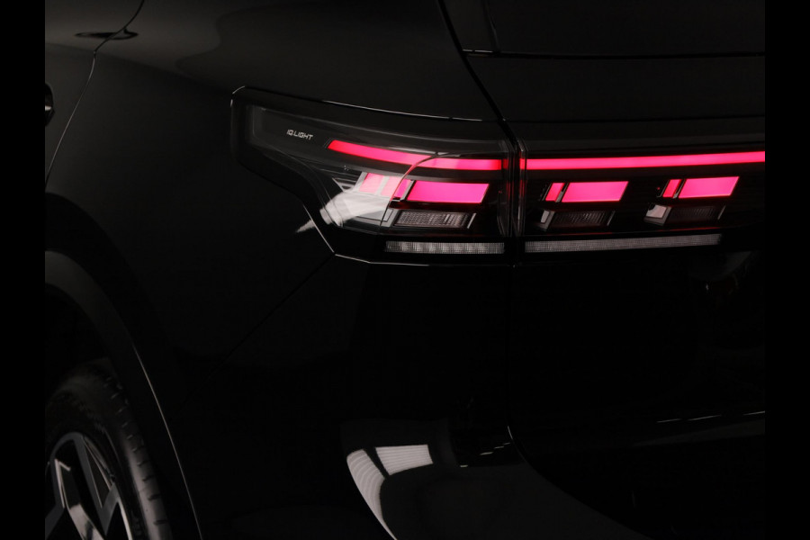 Volkswagen Tiguan 1.5 eHybrid R-Line Edition 272 pk Automaat (DSG) | Verlengde garantie | Navigatie | Panoramadak | Trekhaak (wegklapbaar) | Parkeersensoren (Park assist) | Rondomzicht camera | Matrix LED koplampen | R-Line |