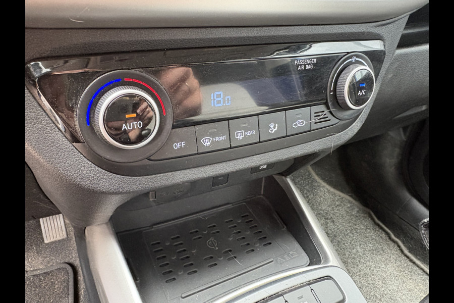 Hyundai i10 1.0 Premium CAMERA/CARPLAY/NAVI/CRUISE/CLIMA/PDC