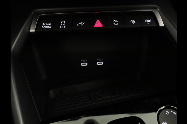 Audi A3 Sportback 40 TFSI e Advanced edition 204 pk S-tronic | Verlengde garantie | Navigatie | Parkeersensoren (Park assist)  | Achteruitrijcamera | Adaptieve cruise control |