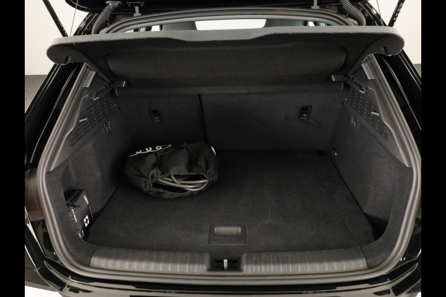 Audi A3 Sportback 40 TFSI e Advanced edition 204 pk S-tronic | Verlengde garantie | Navigatie | Parkeersensoren (Park assist)  | Achteruitrijcamera | Adaptieve cruise control |