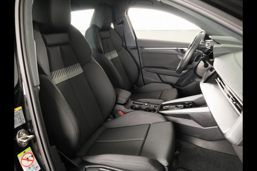 Audi A3 Sportback 40 TFSI e Advanced edition 204 pk S-tronic | Verlengde garantie | Navigatie | Parkeersensoren (Park assist)  | Achteruitrijcamera | Adaptieve cruise control |