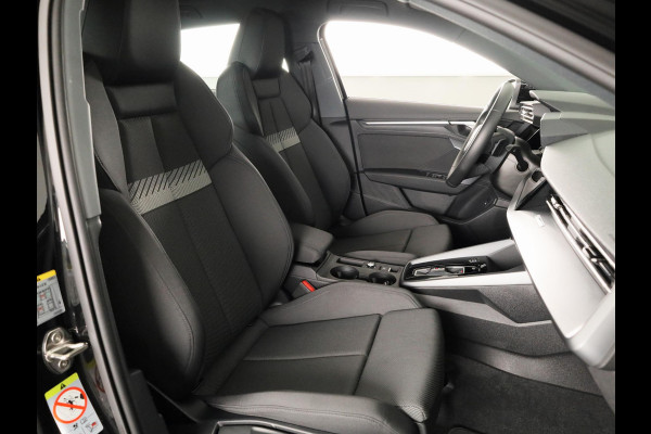 Audi A3 Sportback 40 TFSI e Advanced edition 204 pk S-tronic | Verlengde garantie | Navigatie | Parkeersensoren (Park assist)  | Achteruitrijcamera | Adaptieve cruise control |