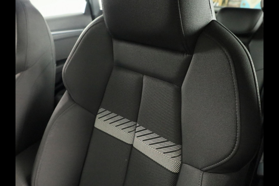 Audi A3 Sportback 40 TFSI e Advanced edition 204 pk S-tronic | Verlengde garantie | Navigatie | Parkeersensoren (Park assist)  | Achteruitrijcamera | Adaptieve cruise control |