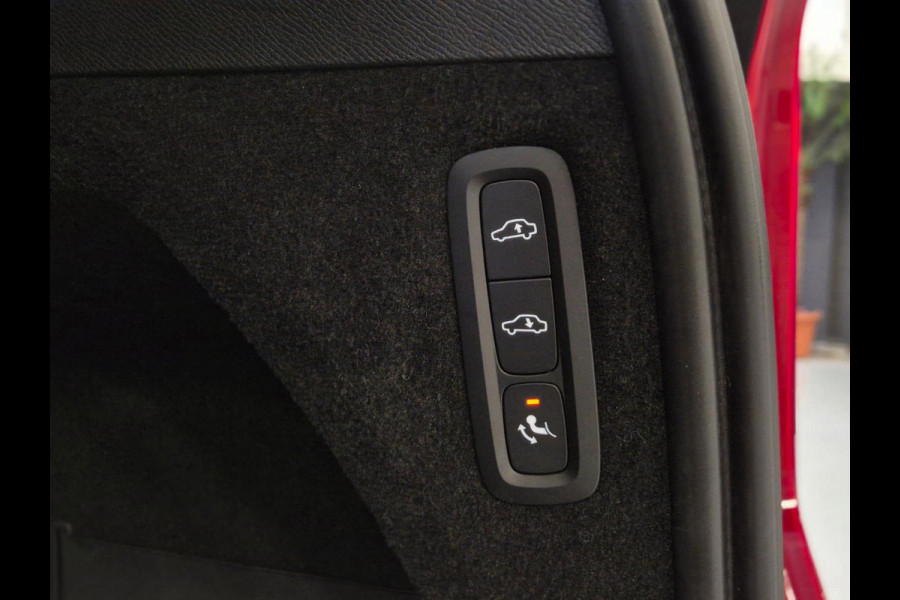 Volvo XC90 2.0 T8 Recharge AWD Ultimate Dark Pano! Trekhaak! 360'Cam! Luchtvering!