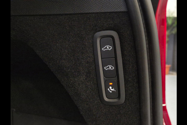 Volvo XC90 2.0 T8 Recharge AWD Ultimate Dark Pano! Trekhaak! 360'Cam! Luchtvering!