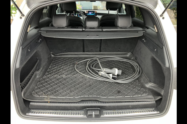 Mercedes-Benz GLC 300e 4MATIC AMG | MBUX | Trekhaak | Leder